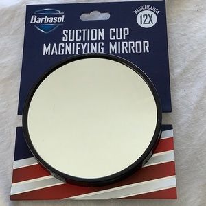 Magnifying mirror